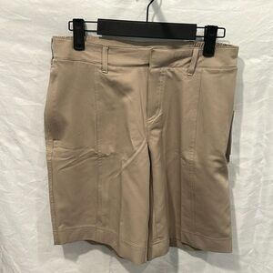 *New With Tags* 32° Cool Stretch Waist Bermuda Beige Shorts Women’s